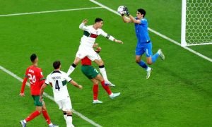 ياسين بونو حارس عرين أسود الأطلس رفض اللعب لمنتخب كندا