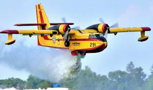 المغرب تشتري طائرات “كنادير” لإطفاء حرائق الغابات من كندا